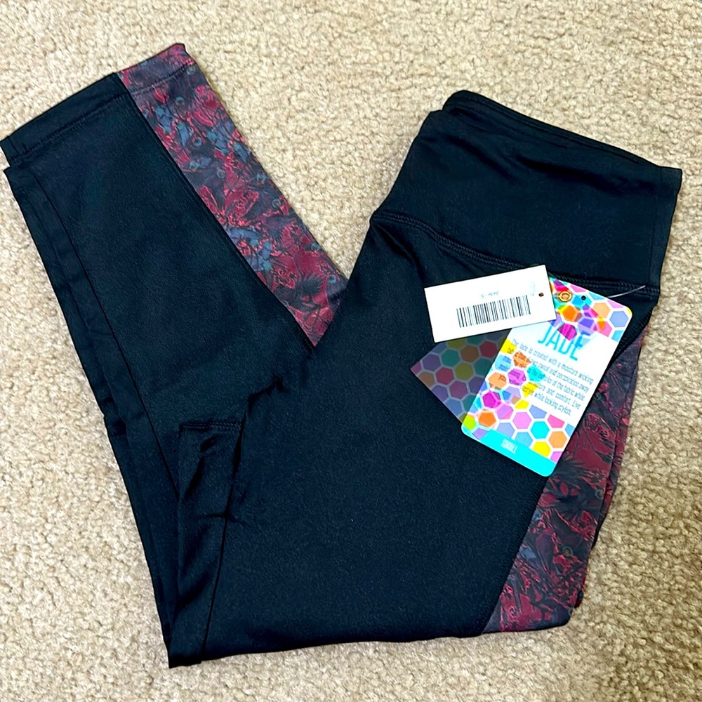 Women’s LuLaRoe Jade Capri Athletic Pants - Size S
